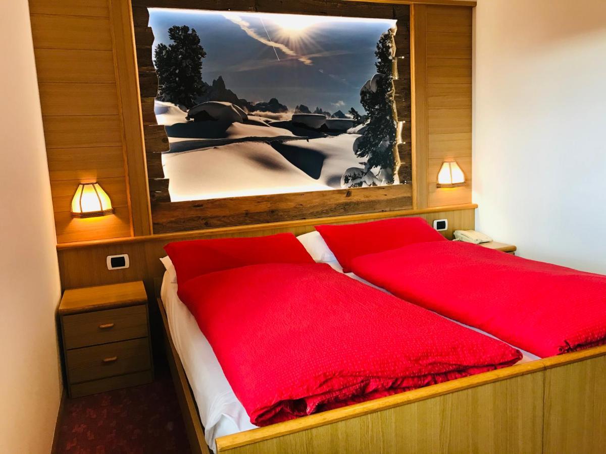 Rifugio Capanna Passo Valles Фалкаде Екстериор снимка